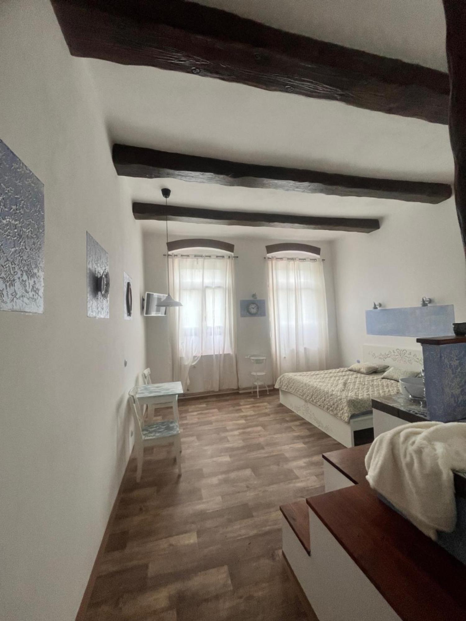 Apartmany V Podzamci V Blizkosti Zamku บลาทนา ภายนอก รูปภาพ